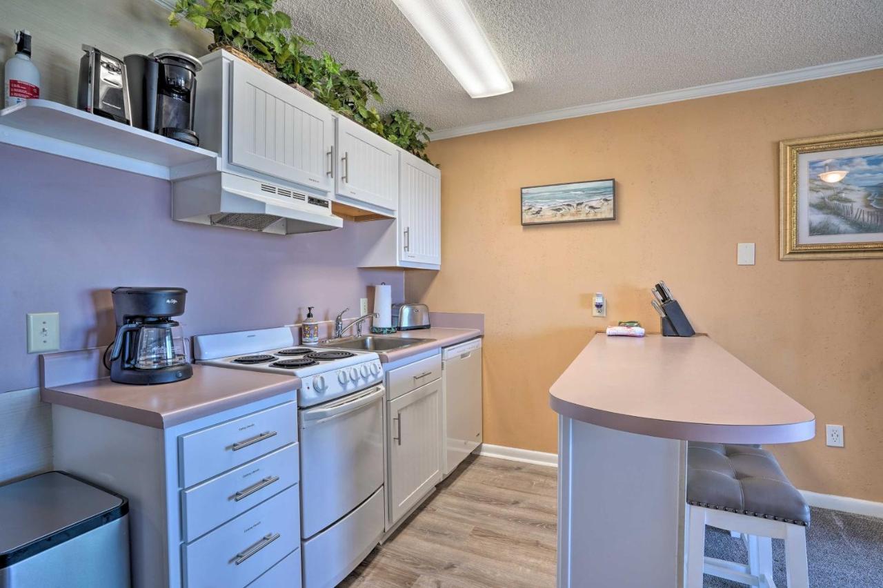 Isle Of Palms Beachfront Condo With Balcony And Pool! 외부 사진